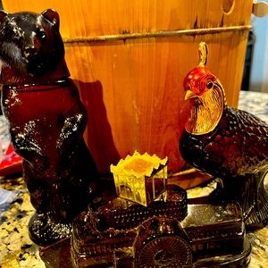 Vintage Avon cologne bAmber Glass Bear & Rooster Figurines with Honeycomb Accent